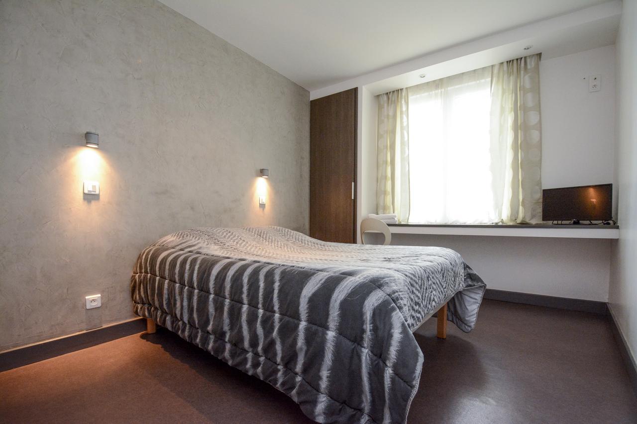 Hotel De La Pomme D'Or บา-ซู-โรบ ภายนอก รูปภาพ
